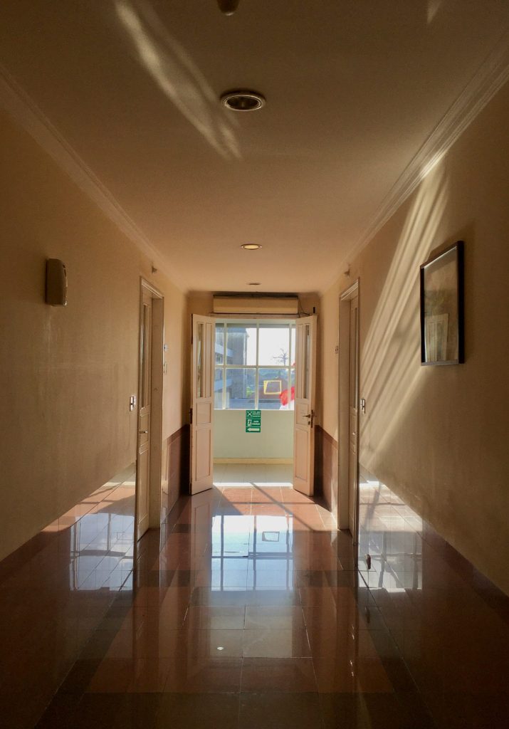 Pasillo de oficina